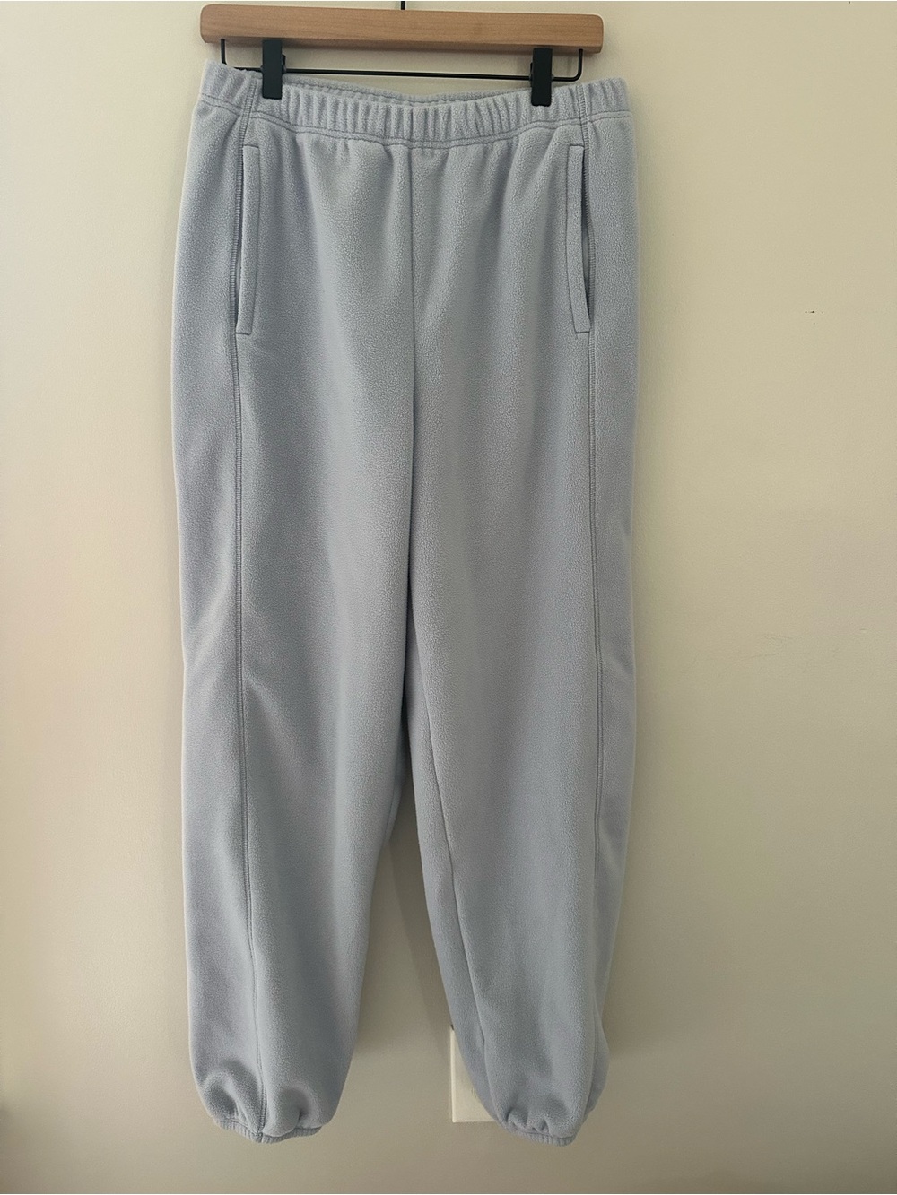 ALO Yoga Light Periwinkle Fuzzy Plush Warm Cozy Fleece Lounge Travel Joggers